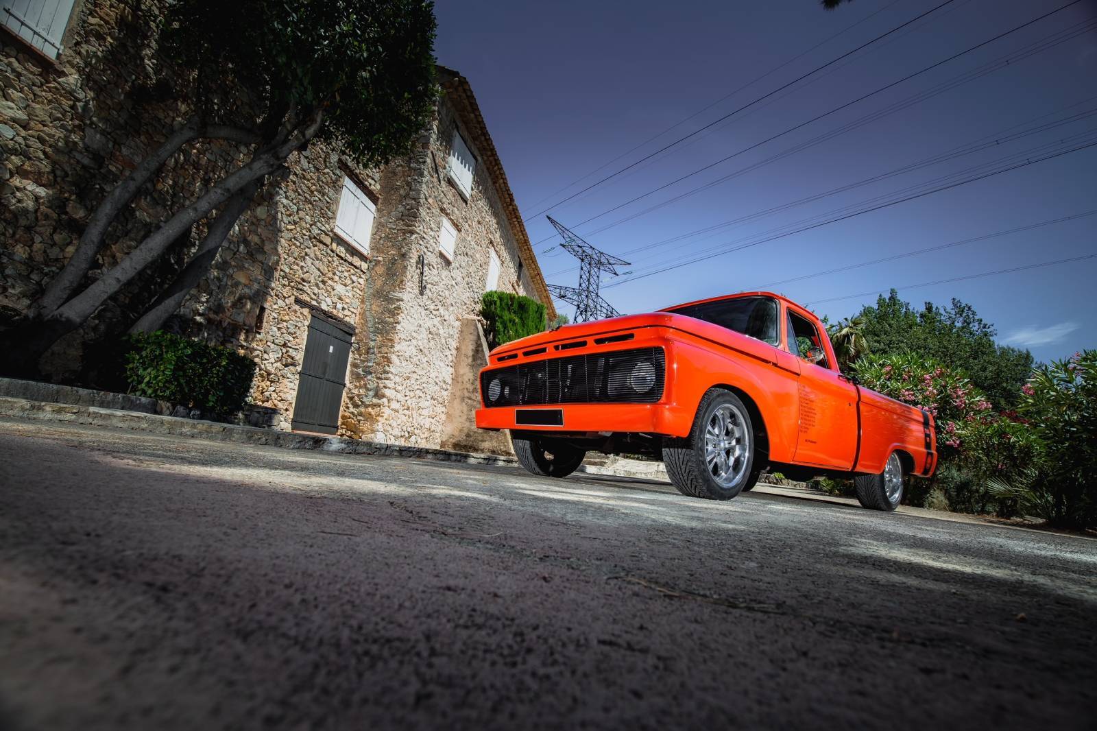 F100