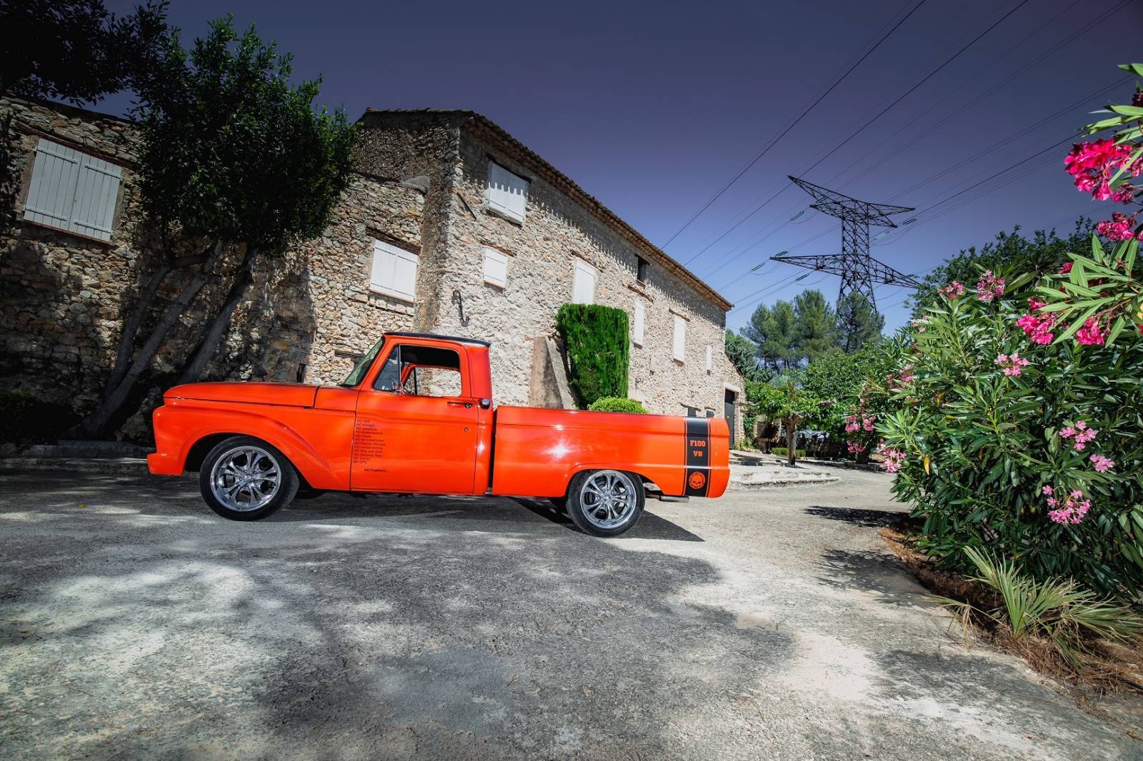 F100 V8