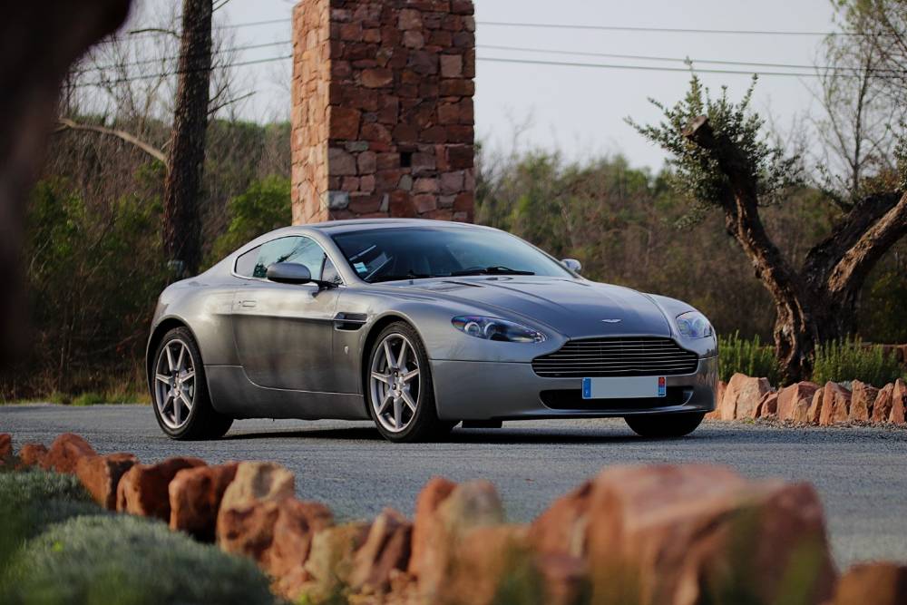 ASTON MARTIN A VENDRE A TOULON 
