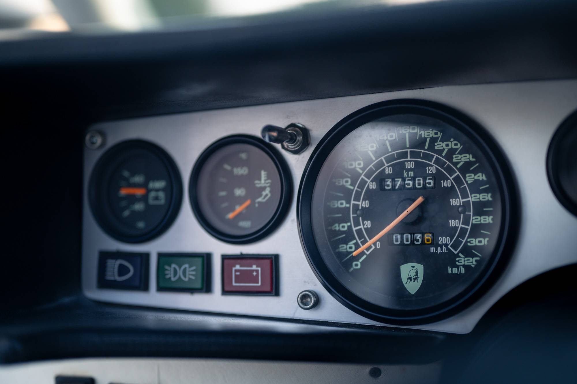 OK_COUNTACH14