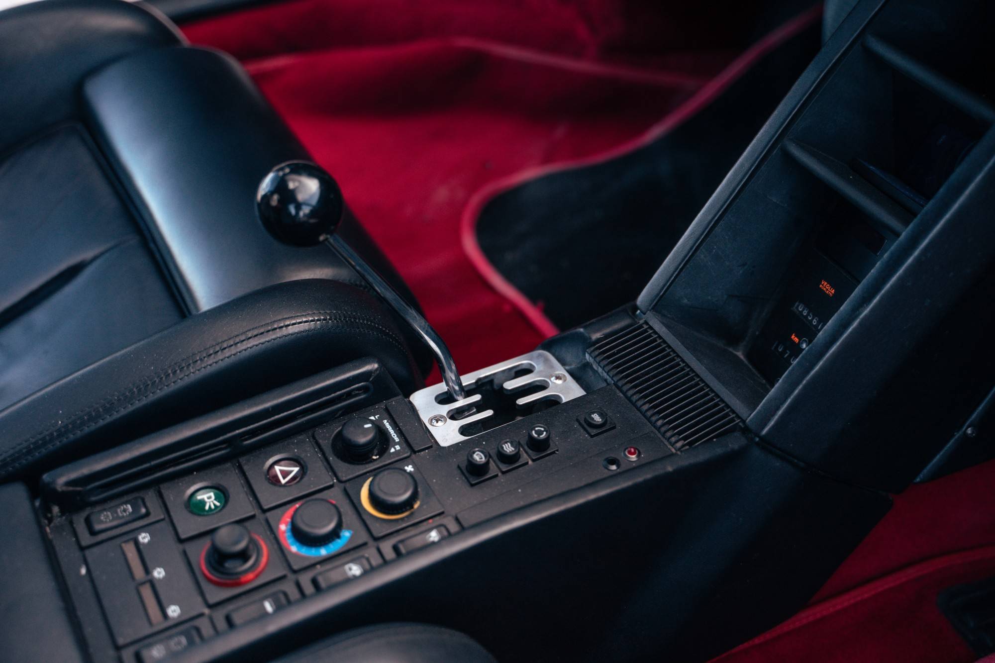 FERRARI TESTAROSSA A VENDRE MONACO