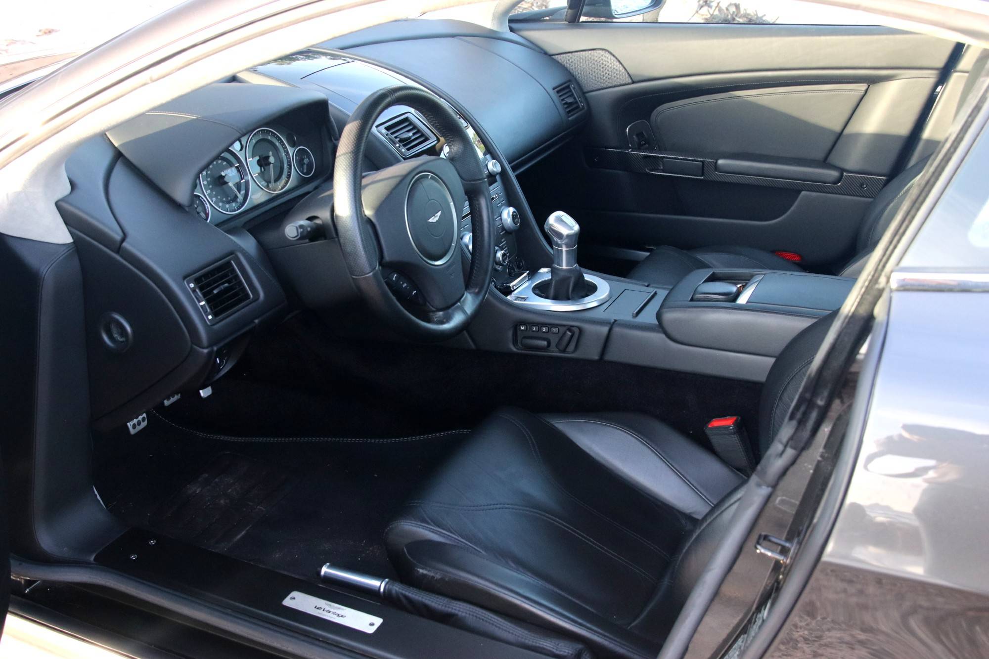 ASTON MARTIN V12 VANTAGE BOITE MANUELLE A VENDRE LILLE