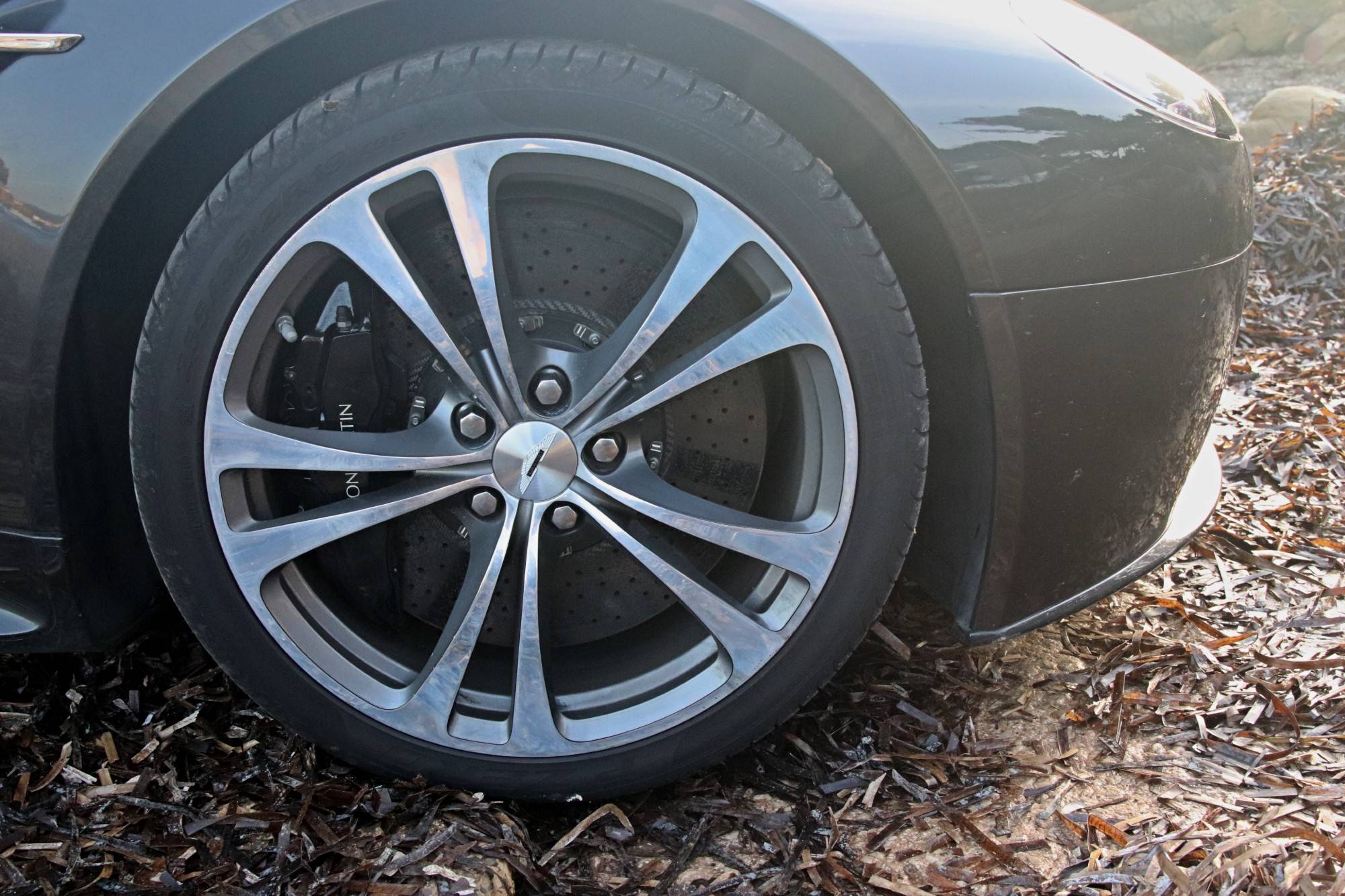 ASTON MARTIN V12 VANTAGE BOITE MECANIQUE A VENDRE BRIVE