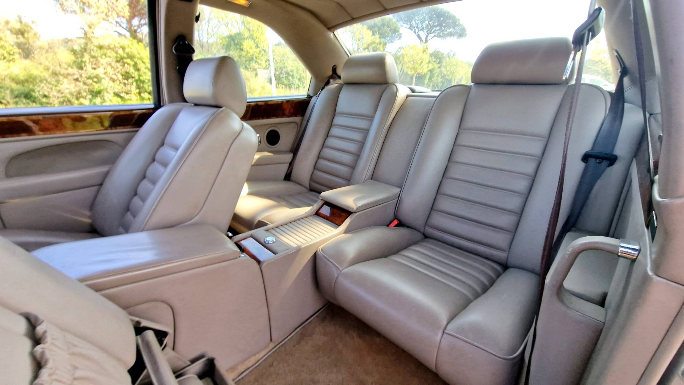 BENTLEY COUPE MULLINER PARK WARD A VENDRE NIMES