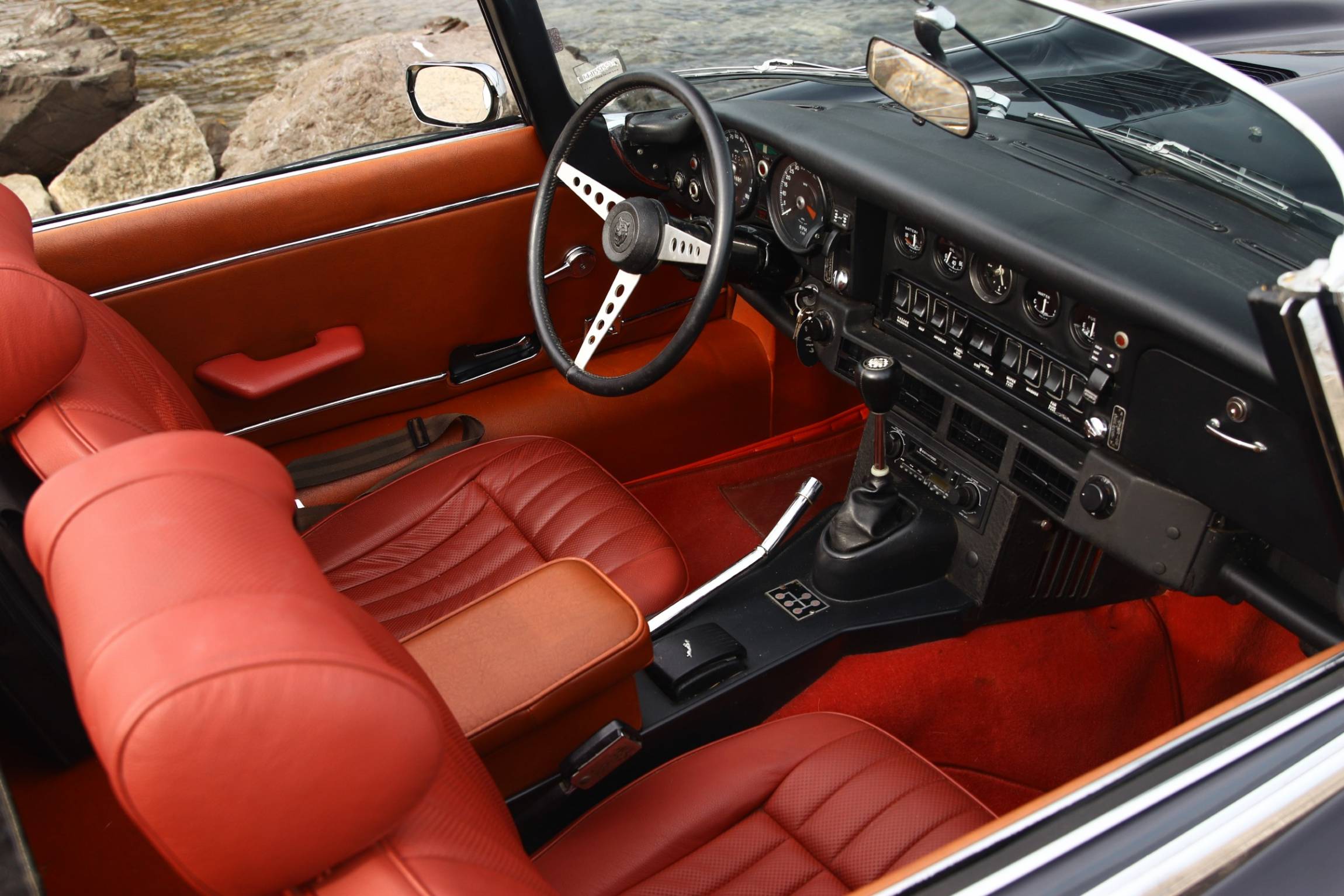 JAGUAR TYPE E V12 BOITE MECA A VENDRE BORDEAUX